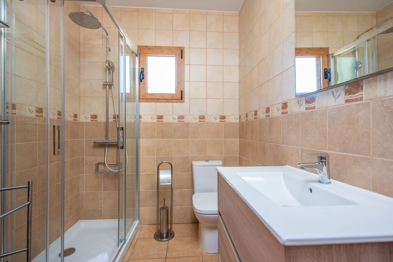 Room 5, Vista Sol in Ariany With 2 Bedrooms and 1 Bathrooms, Baleares