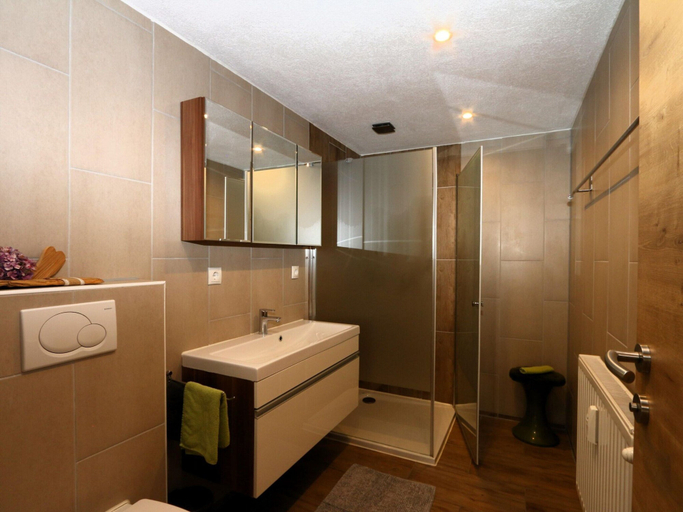 Bathroom 4, Apartment in Fugen near Spieljochbahn, Schwaz