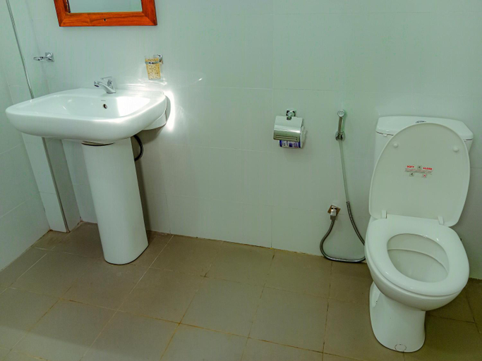 Bathroom 3, Sigiriya Peacock Homestay, Dambulla