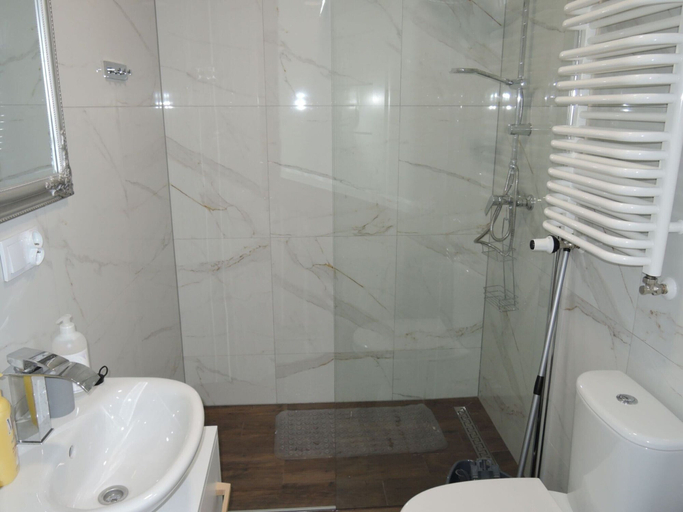 Bathroom 4, Holiday House Near Emerald Lake Wapnica, Kamień