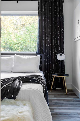 Room 4, Stunning 3rd St Escape 6th Street 4 min Walk, Travis