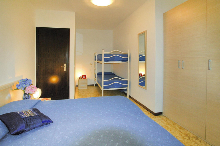Bedroom 5, Holiday Village Tivoli in Bibione, Venezia