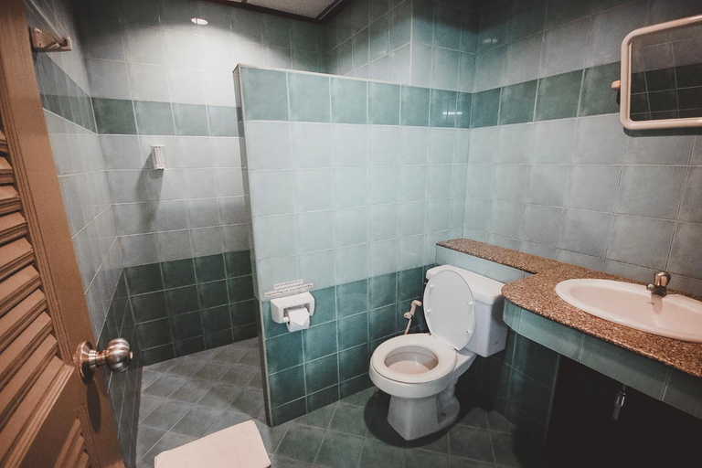 Bathroom 5, AVA Hotel, Muang Phitsanulok
