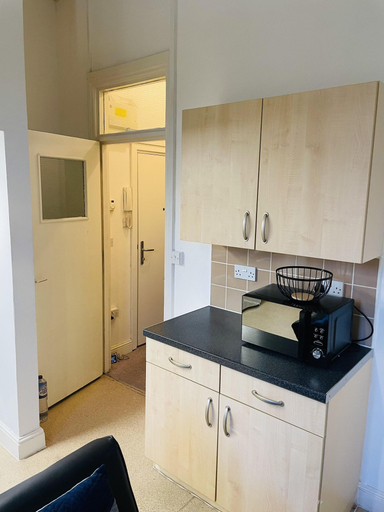 Others 3, Bustling Western Apartment, London