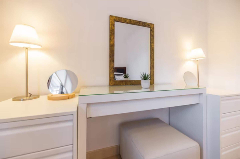 Interior 4, 2 Bedrooms - Sleeps 4 - Garden and Pool With View, Málaga