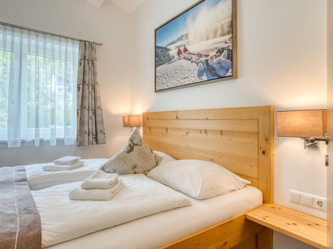 Room 4, Chalet in Neukirchen With Mountain Views, Zell am See