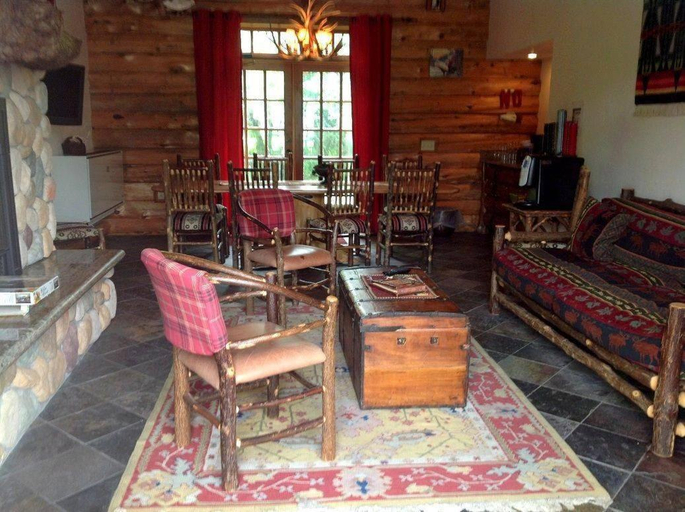 Others 5, Finger Lakes Lodging, Onondaga