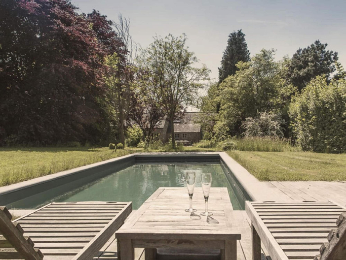 Beautiful Cottage with Pool, Namur