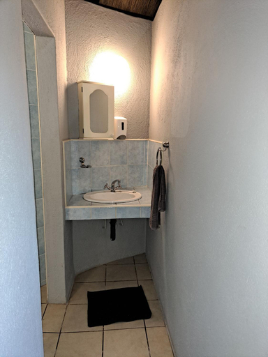 Bathroom 2, Horizon View Chalets, Ehlanzeni
