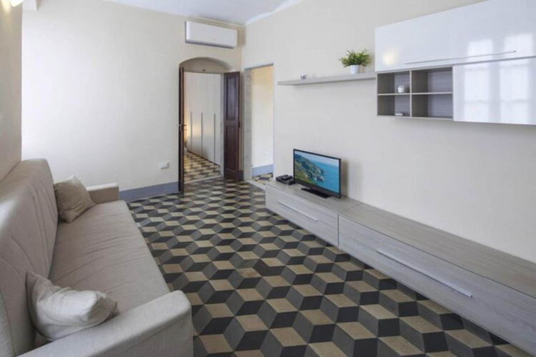 Living area, Lovely Holiday Flat With Shared Pool in Lerici, La Spezia