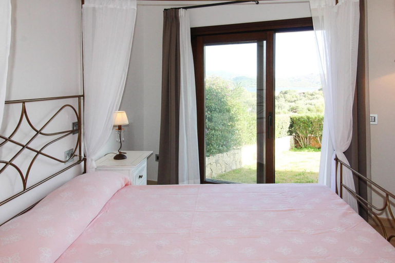 Room 3, Holiday House, La Conia Cannigione, Olbia-Tempio