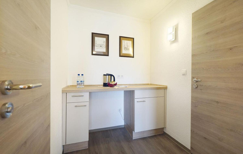Others 5, Im Gewolbe, Passau
