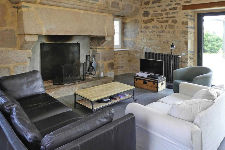 Others 2, Country House Near Terenez Bay and Beaches, Finistère
