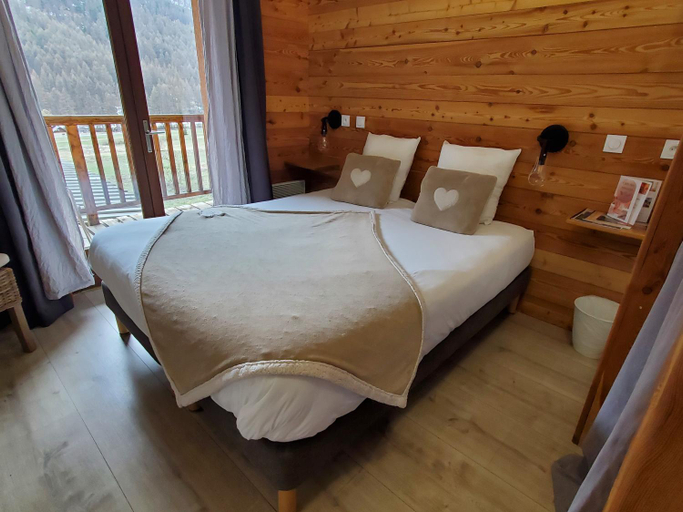 Others 4, Hotel L'Echaillon, Hautes-Alpes