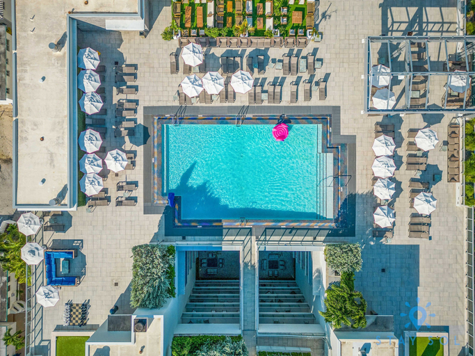 Room 3, Luxurious Condo With Rooftop Pool Hot Tub, Broward
