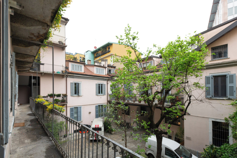Exterior & Views 27