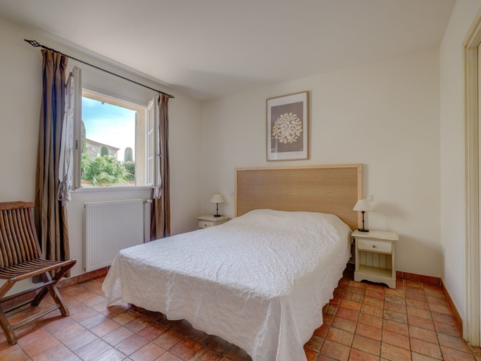 Room 4, Resort in Var With Golf & Wellness, Var