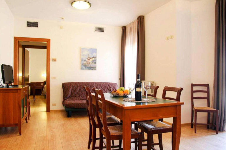 Others 5, Apartment in Garda near Shopping, Verona