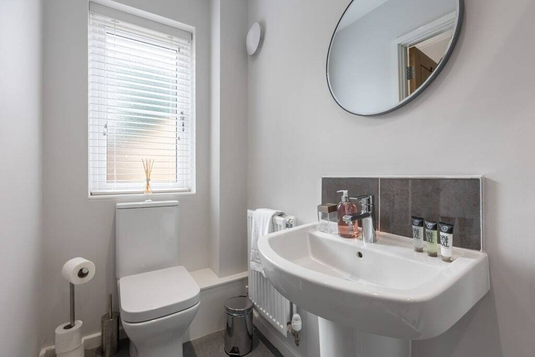 Bathroom 4, Host Stay Oyster Cottage, North Yorkshire
