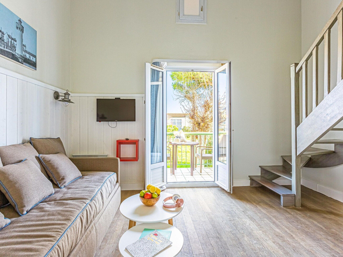Living area 2, Residence Le Palais des Gouverneurs, St. Martin-de-re-formerly TUI Ferienhaus, Charente-Maritime