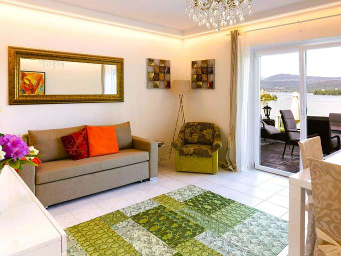 Living area 2, Worth Apartment in Maria in the Garden, Klagenfurt Land