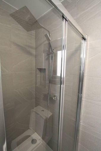 Bathroom 2, New Cosy Studio in London!, London