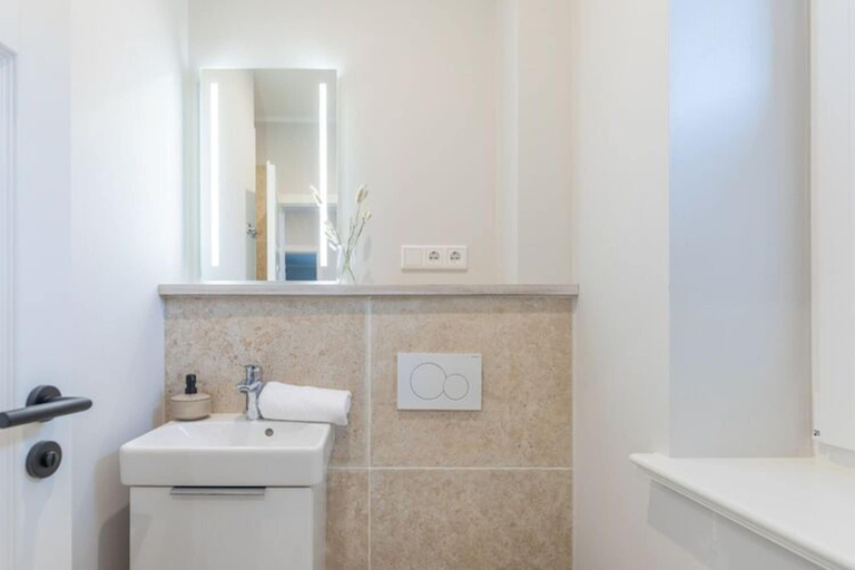 Bathroom 5, Moderne Doppelhaushalfte in Niebull, Nordfriesland