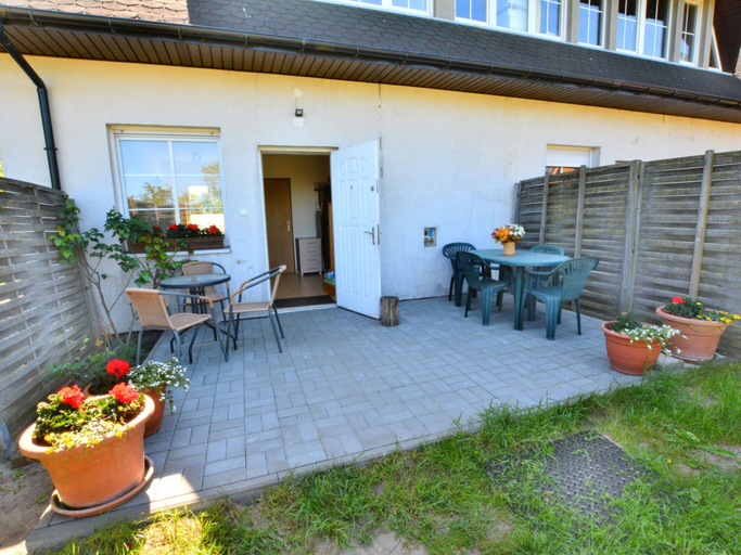 Dining 4, Lake House With Private Garden and Pier, Koszalin
