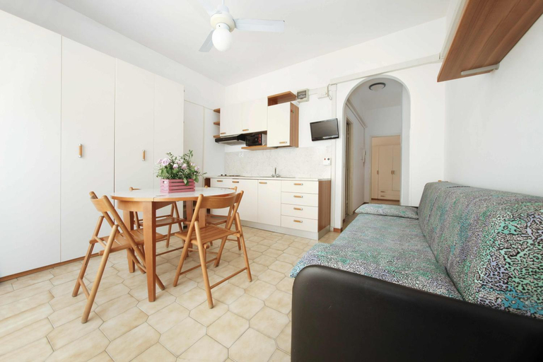 Others 5, Residence Barusso, Savona