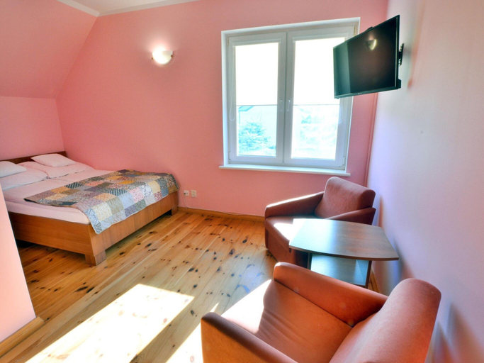 Room 2, Comfortable Villa With a Large Private Garden, Sławno