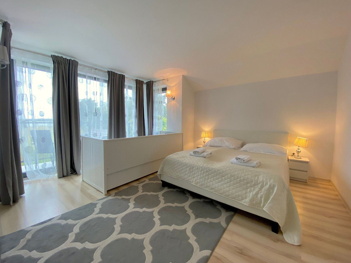 Room 4, Holiday Home in Dziwnowek With Pool & Beach, Kamień