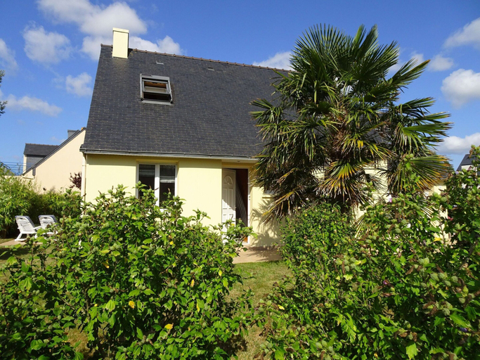 Exterior 4, Holiday Home in Rhuys Near Plage de Rouvran, Morbihan