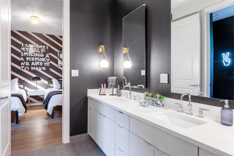 Room 3, Upstay - Pristine Pool Palace - 7min to Rainey St, Travis