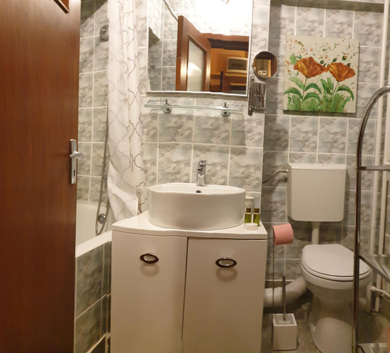 Bathroom, Sunny Old Town Apartments, Municipiul Bucuresti