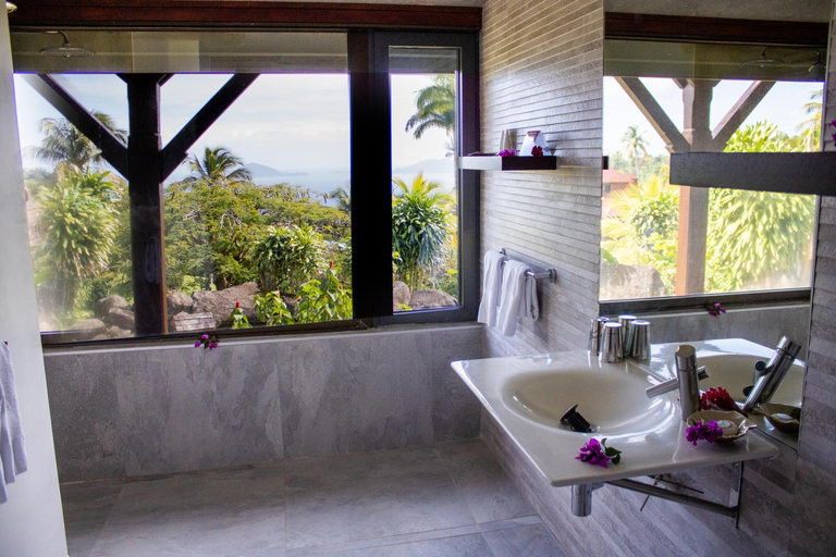 Bathroom, Jardin Malanga, Trois-Rivières