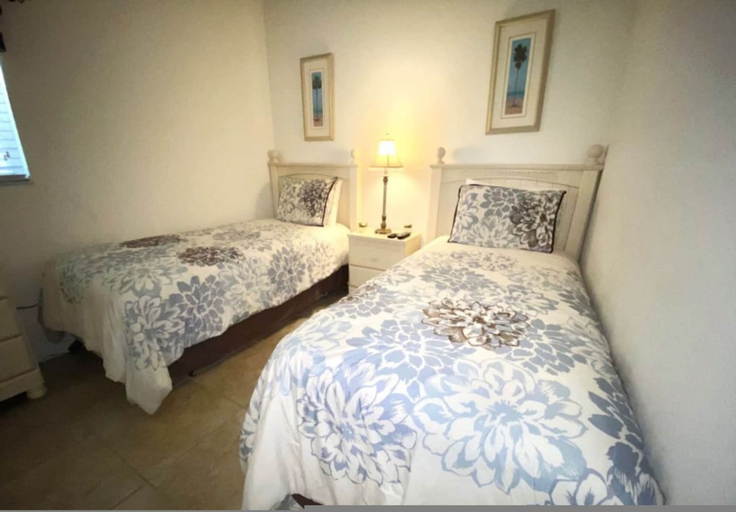 Room 2, Glenna s Southern Dunes Home, Polk