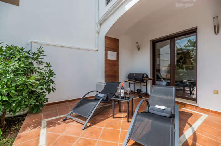 Terrace/patio, 2 Bedrooms - Sleeps 4 - Garden and Pool With View, Málaga