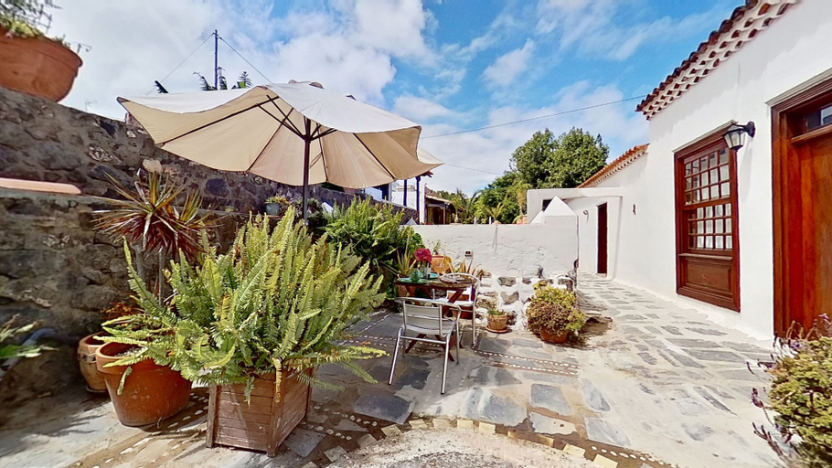 Outdoor dining 4, Remarkable 4-bed Villa, Santa Cruz de Tenerife