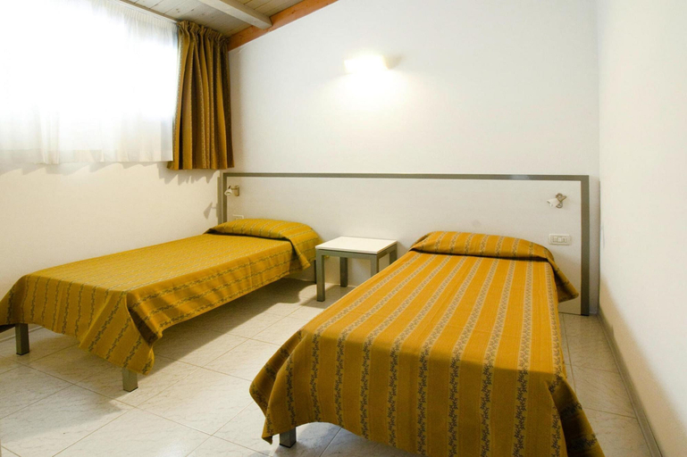 Others 3, Bungalow in Caorle With Garden Furniture, Venezia