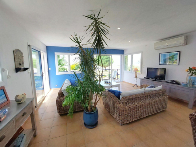 Living area 4, Seaside Villa in Guisseny With Stunning Views, Finistère