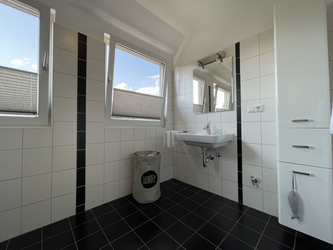 Bathroom 3, Ferienwohnung in Wyk-boldixum auf Foehr, Nordfriesland