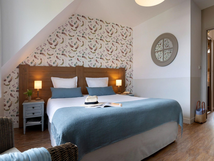 Room 3, Apartment in Residence & Spa With Common Pool and Sauna, Houlgate, Calvados