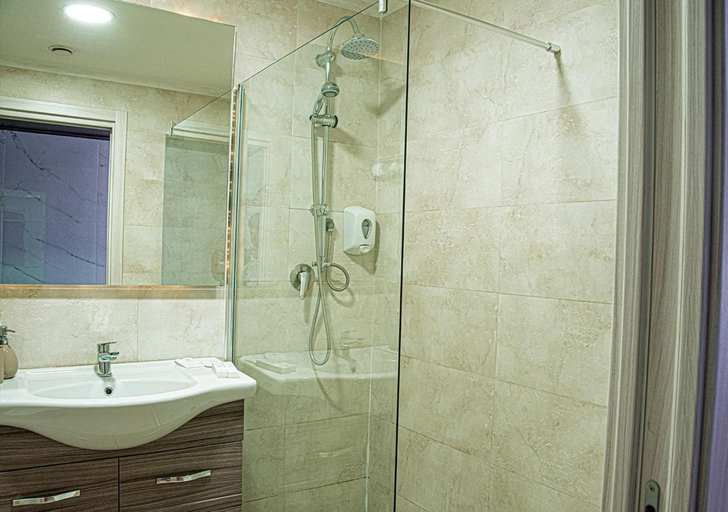 Bathroom 5, HOTEL ANGIOINO & SPA, Napoli