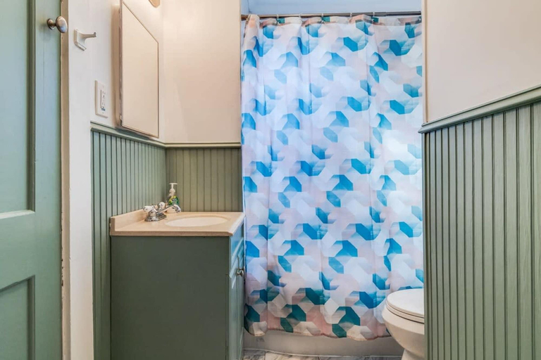 Bathroom, Jefferson Flat - Guest Room, Lafayette