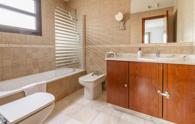 Bathroom 4, Casa Naranja Sleeps 6 With Golf Views, Las Palmas