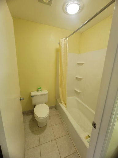 Bathroom 5, Elk Inn, Surry