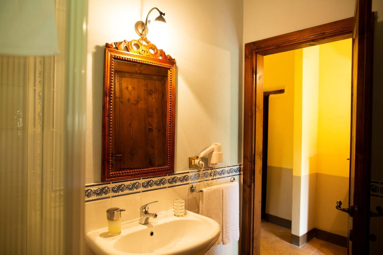 Bathroom 4, Villa Pardi, Pescara