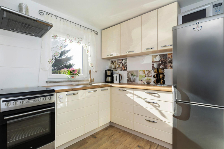 Private kitchen, Holiday Home in Domyslow Near Kolczewo, Kamień