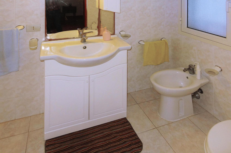 Bathroom 3, Holiday Home, Solanas, Cagliari