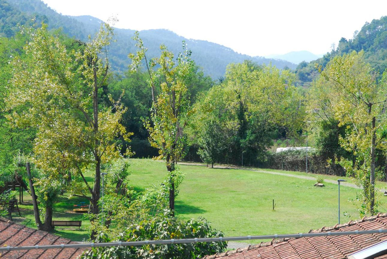 Exterior & Views 16